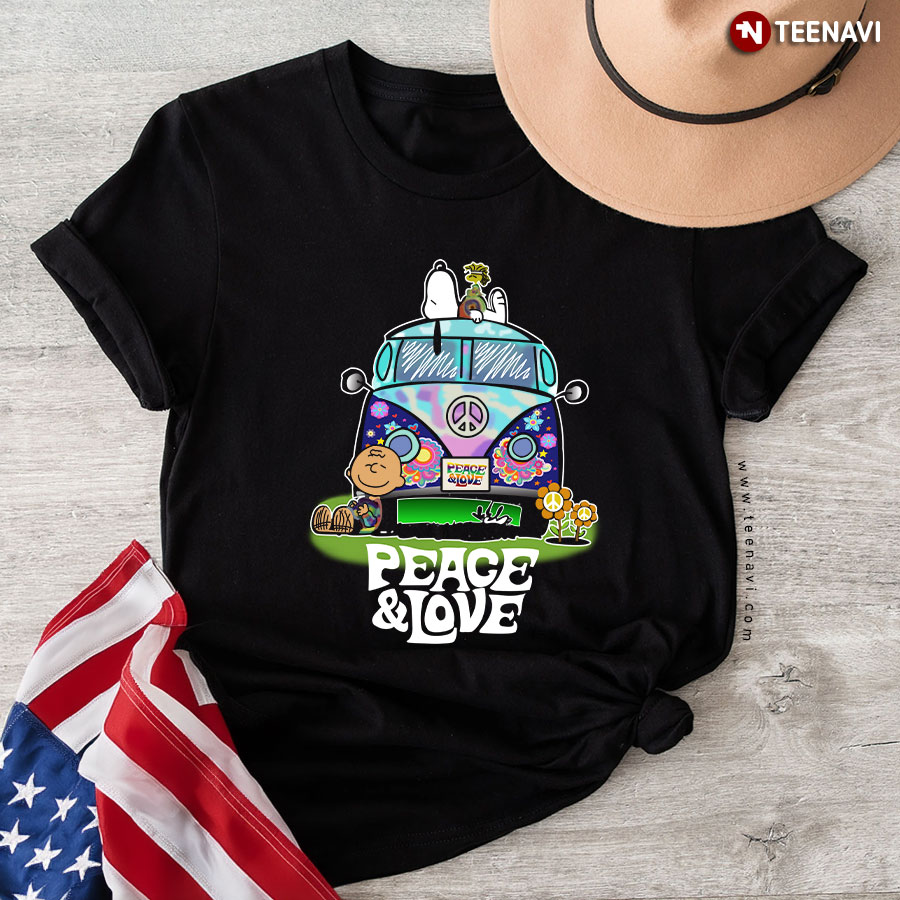 Snoopy: Peace & Love T-Shirt