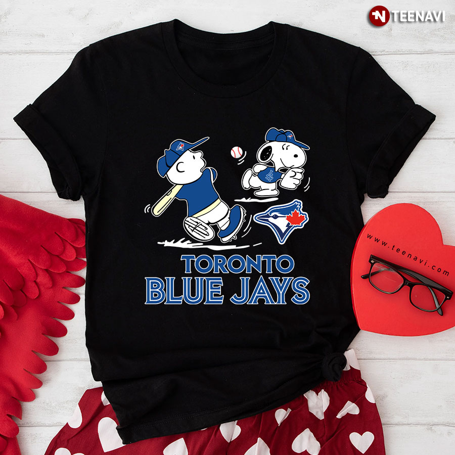 Peanuts Charlie Brown And Snoopy Playing Baseball Oakland Raiders T-Shirt