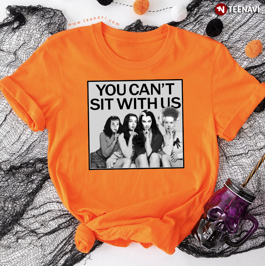 MOTHER WE ARE FAMILY Tシャツ　ビンテージ風 Morticia Munster Elvira And Vampira You Can't Sit With Us T
