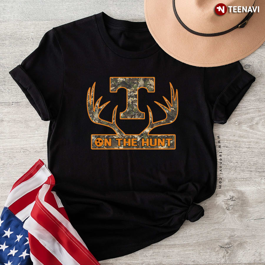 Tennessee Volunteers Baseball On The Hunt T-Shirt
