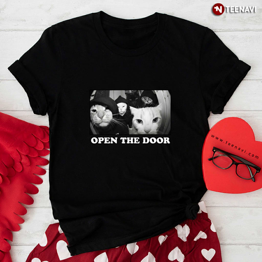 Funny Open The Door Hooded Cats Doorbell Camera Meme T-Shirt